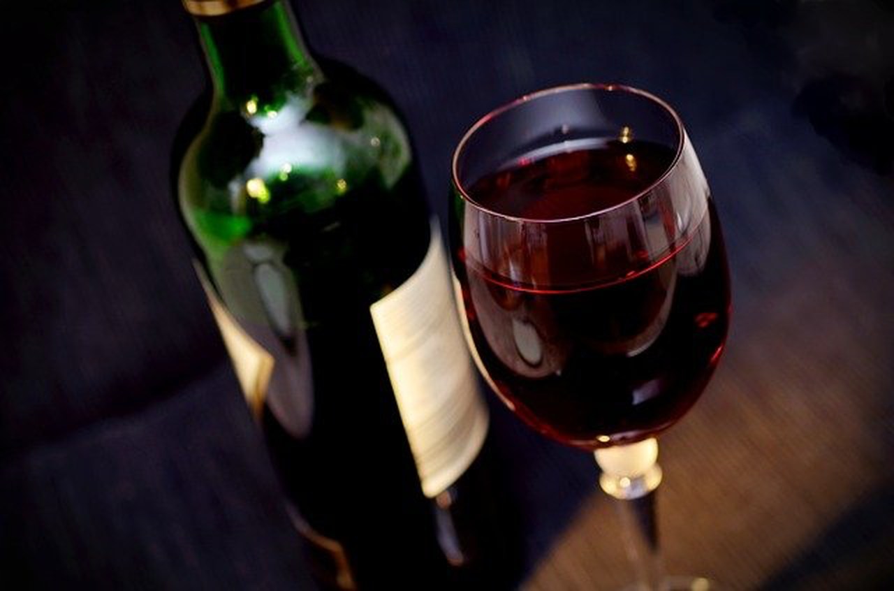 Thumbnail for Degustacje win – jak pić wino?
